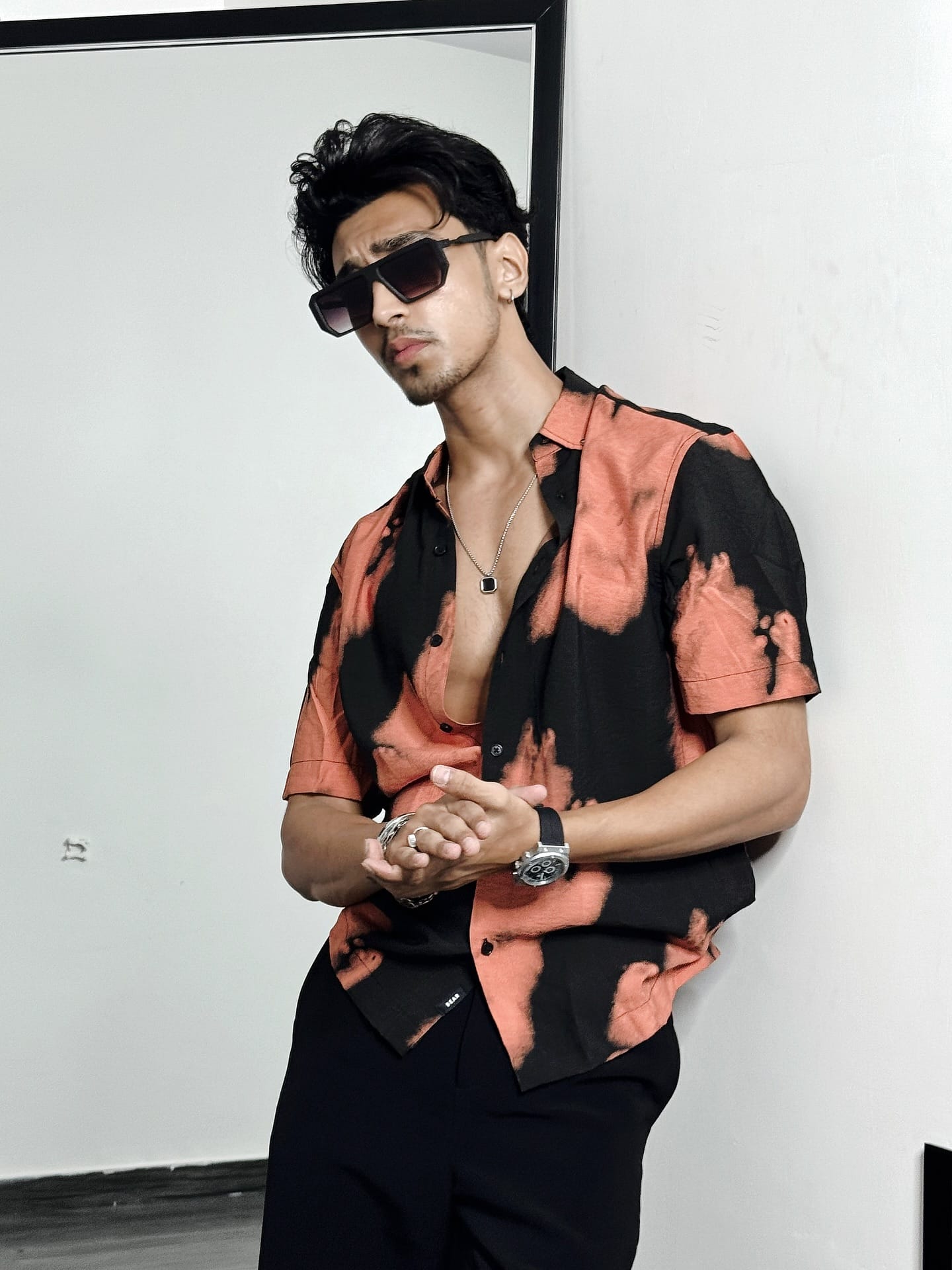 Under 999/-🫠💘 ( Comment "Link" to get 30+ shirts Link )
.
#ootd #outfitinspiration #pinterest #printedshirts #diwali2025 #style #look #menswear #fashionista #fashion