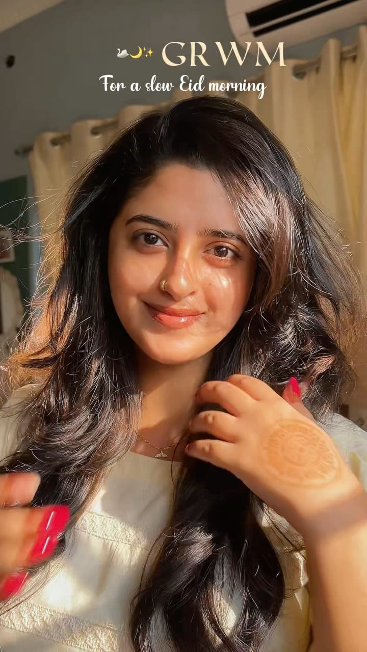 Went a little extra this Eid ✨😄 
Bracelet bangle @aurora__cadence
Blush shade: 03 Dusty rose
Lipstick shade: 16 Berries on ice
My Foundation shade: 05 Biscotti bliss
.
.
.
Grwm, Eid fashion, Festive outfit, skincare products, makeup products