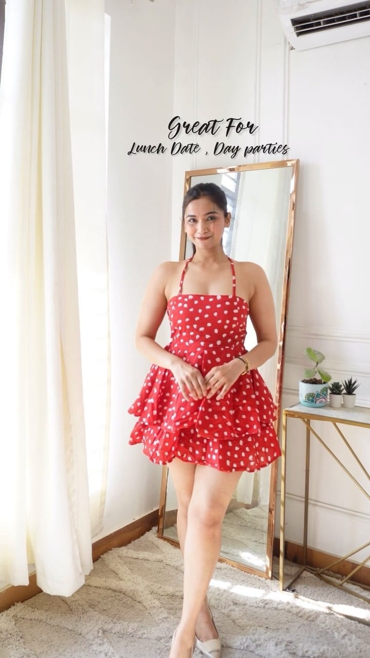 Which one did you Like ? Dm me this reel / comment for Links and don’t forget to follow @its_pratishthasingh for more such videos 
Wearing size small In all 6 
Tags 
Red dresses , dresses , dresses for her , date night outfits , cute dresses , Myntra dresses ,  floral dresses , summer dresses 
#dresses #myntradresses #dressesofinstagram #minidress #mididresses #floraldresses #cutedresses #myntrafashion #myntrahaul #datenightoutfit #casualdresses #wishlinked