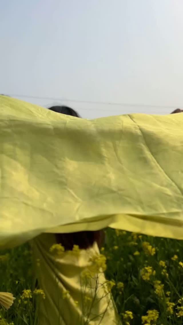 Teri Chunariyaaa….✨
Comment For Outfit Link .🔗 
Suit:- @libasindia