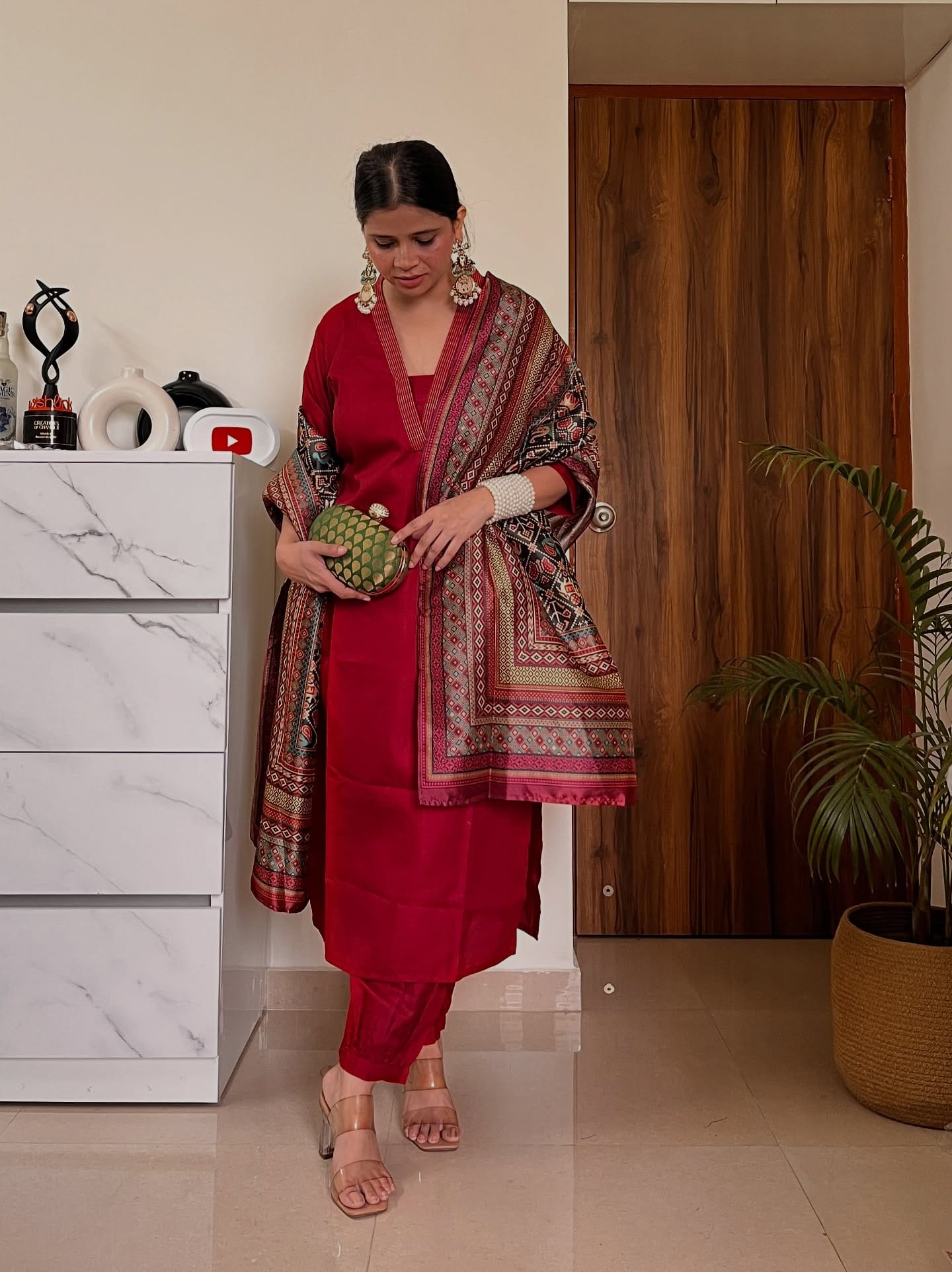 “Elevate ur Ethnic Vibe ✨☺️ with these Kurta Sets 🌷 for effortless statement looks.” 🦋😍
So comment”Suit” or share this reel with me to get all the links in your DM ✅🔗
Indowestern cord sets, Myntra finds, Myntra fashion, ethnic wear, festive wear, festive outfit from Myntra, indowestern cord set, ethnic cord set, Diwali outfit