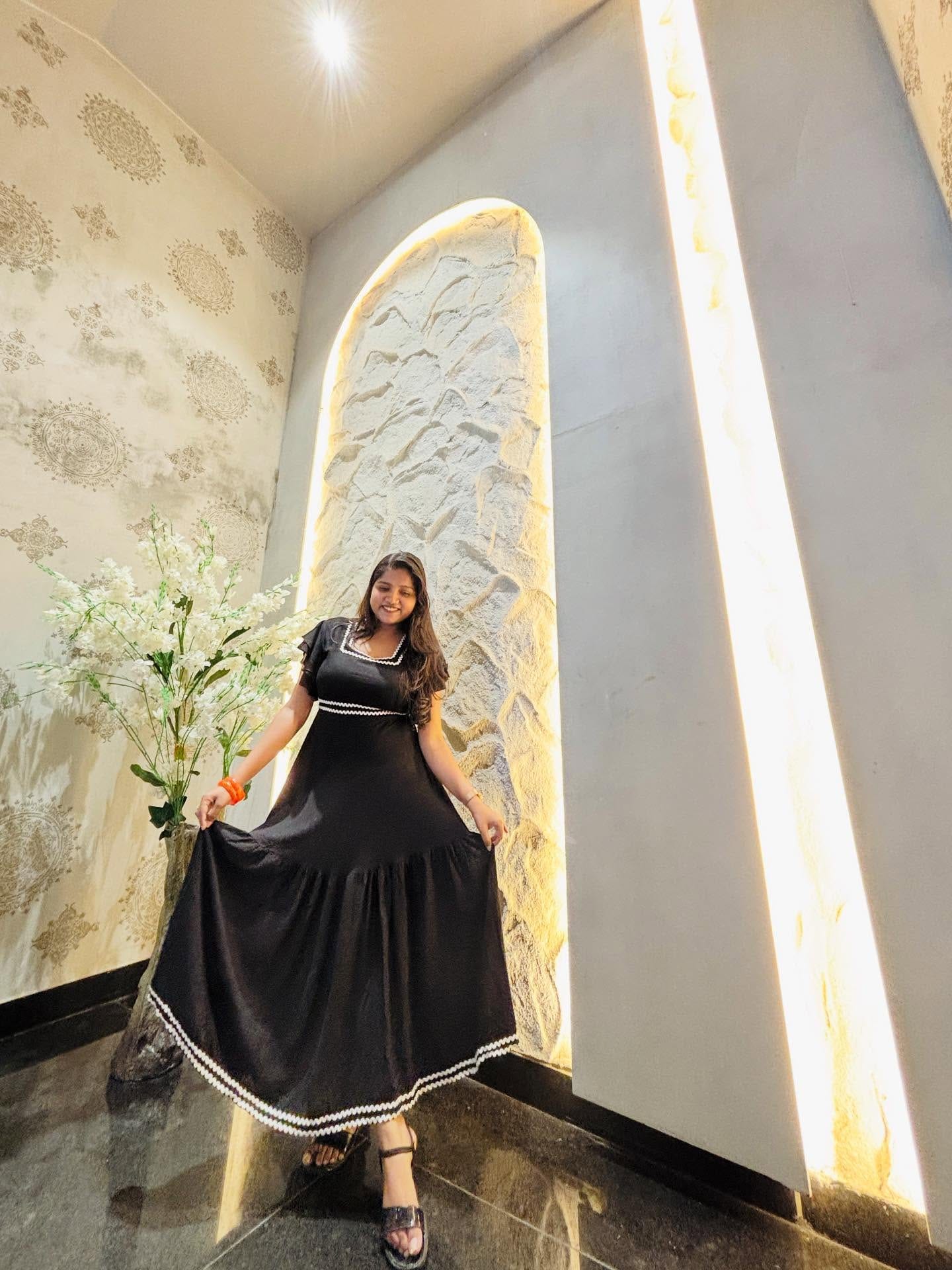 Serving black elegance with a Lucknowi charm 💫
black dress aesthetic, elegant outfit, classy outfit ideas, Lucknow fashion influencer, Lucknow blogger, black outfit inspo, black outfit ideas, chic outfit girl, minimal look, black on black, outfit of the day, Indian fashion creator, black dress styling, night outfit look, party wear look, Lucknow fashion community
#Lucknow #LucknowDiaries #LucknowInfluencer #LucknowFashion #LucknowStyle #LucknowBlogger #LucknowGirl #LucknowLifestyle #LucknowCreator #LucknowCity
#BlackDress #BlackOutfit #OOTD #OutfitInspo #FashionReel #IndianFashion #DesiStyle #StyleDiaries #FashionGoals #ClassyLook #BlackIsBeautiful #AllBlackLook #EleganceInBlack #FashionCreator #StyleReel #InstaFashion #LucknowReels