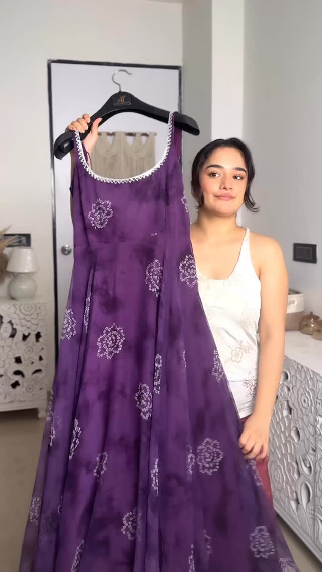 Twirling is my therapy.
.
.
.
.
Outfit : @bhaviniparis 
.
.
.
#explore #foryou #explorepage #fyp #trending #exploremore #aesthetic #foryoupage #viral #instareels #reelsinstagram #anarkali #bandhej #anarkalilove #ethnic #traditional #ootd #outfitinspiration #indianfashion #fashion #browngirls