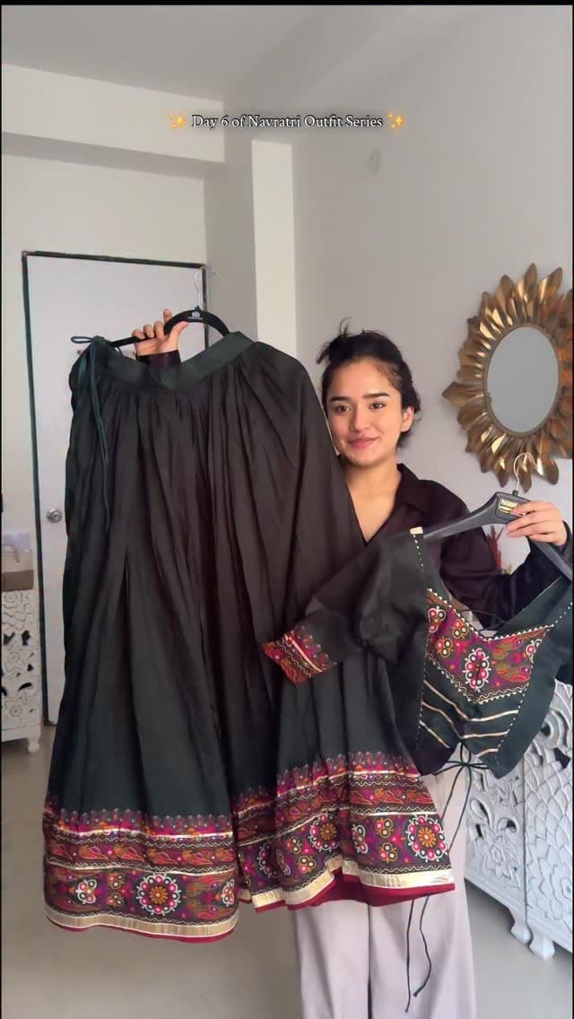 Outfit from @tanhai.in 
.
.
.
.
.
.
#navratrichaniyacholi #navratri #navratrivibes #reels #garba #navratrigarba #transition #transitions #gujrati #FestiveSeason
#NavratriCelebration #NavratriFestival #TraditionalVibes #NavratriSpecial #Indi #explore #ramchaheleela #explorepage #viral #trend #instagram #trendingreels #1m #100k #beauty