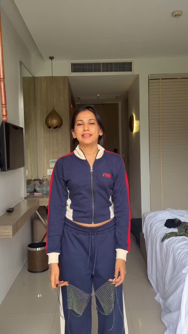 Wait for them photos at the end!! How was the look?? Comment for links!!!