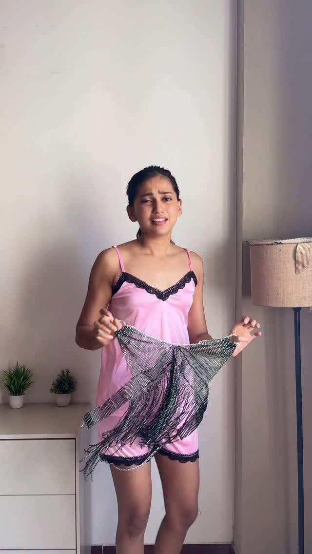 How was the look??? Comment for links
Concealer @lakmeindia 
Blush @maybelline_ind