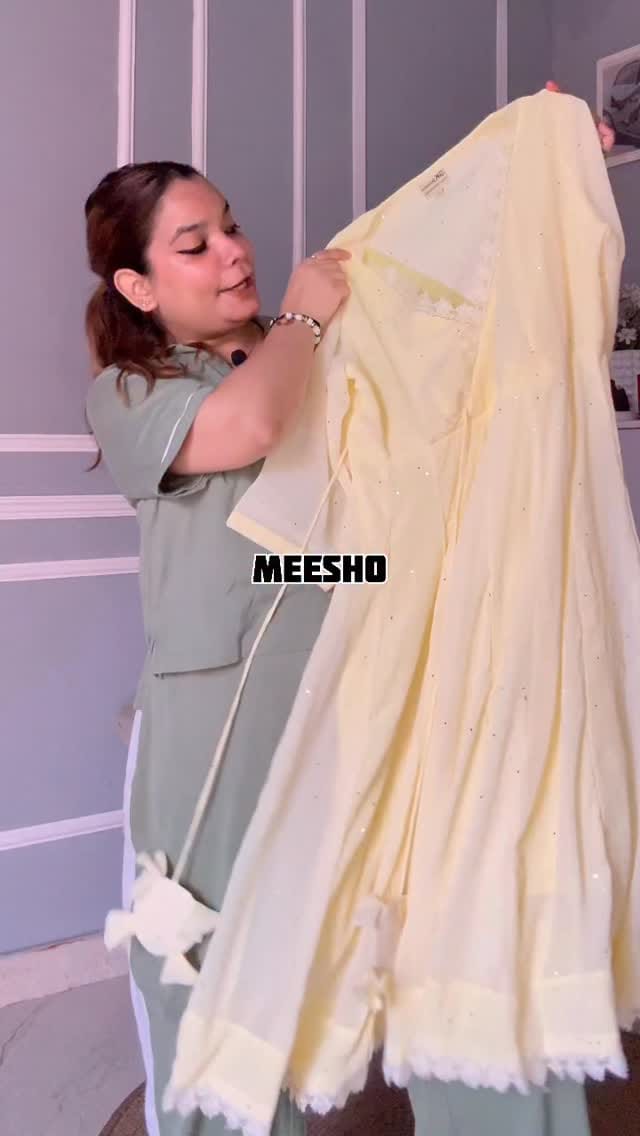 Comment “Link” for link😍
Size I’m wearing-“L”
@meeshoapp 
[ Meesho finds, kurta set, festive kurta set, Diwali outfit]
#meeshofinds #festivekurtasets #kurtasets