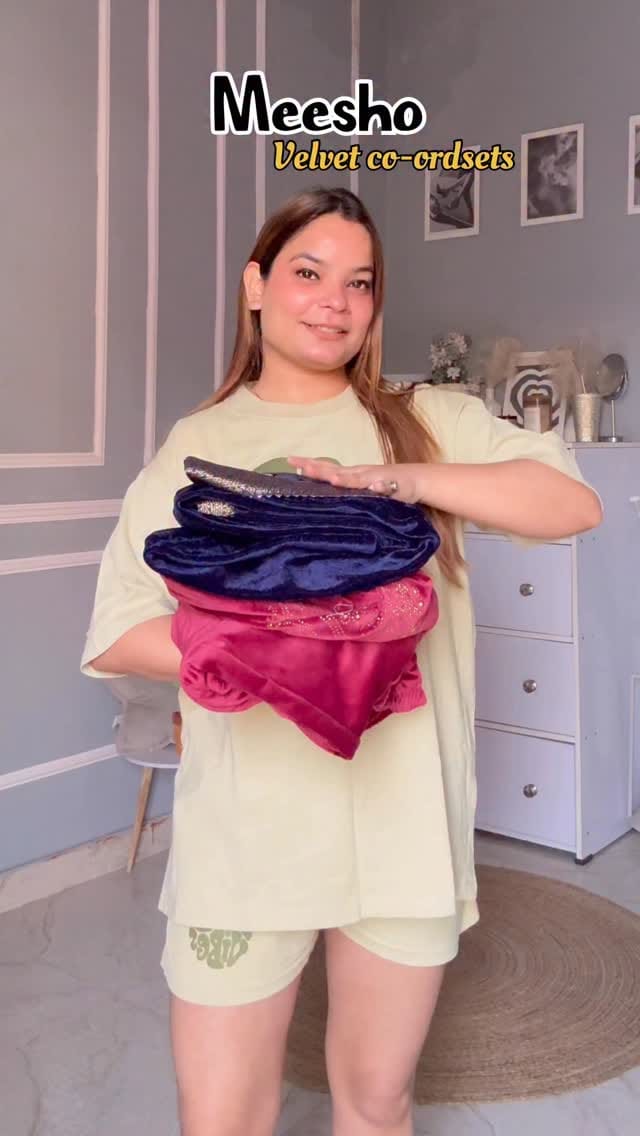 Comment “Link” for links✨
Size I’m wearing-“L”
@meeshoapp 
#coordset #meeshocordsets #winteroutfitideas #woolencordset #winterfinds #topbottomset #warmcoordsets #coordsets #meeshocoordsethaul #meeshowintercollection #meeshowinteroutfit #winter2025 #meesho #coordsetforwomen #winterwear #explorepage #meeshohaul #reelsviral #reeloftheday #musthave #winternightsuits
