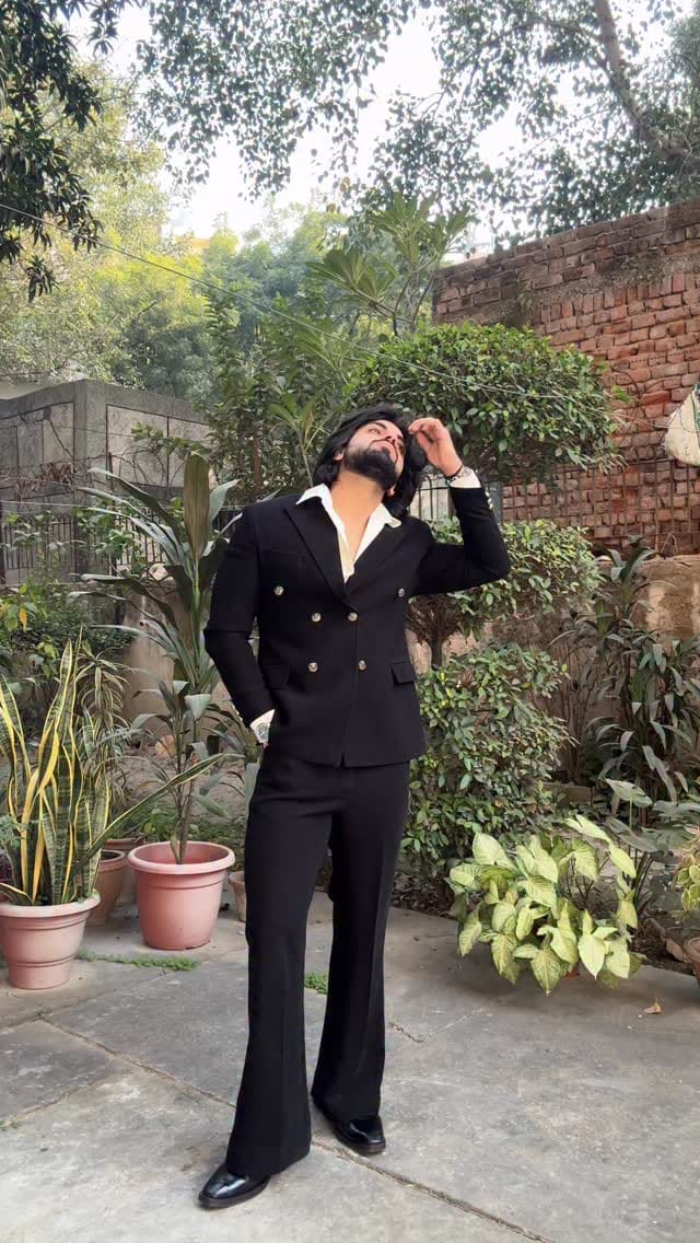 Always a LANA BOY🥰
#instagram #foryou #reelitfeelit #trendingreels #explore #instadaily #explorepage #reels #fyp #mensuits #blacksuit #lanadelreyfans