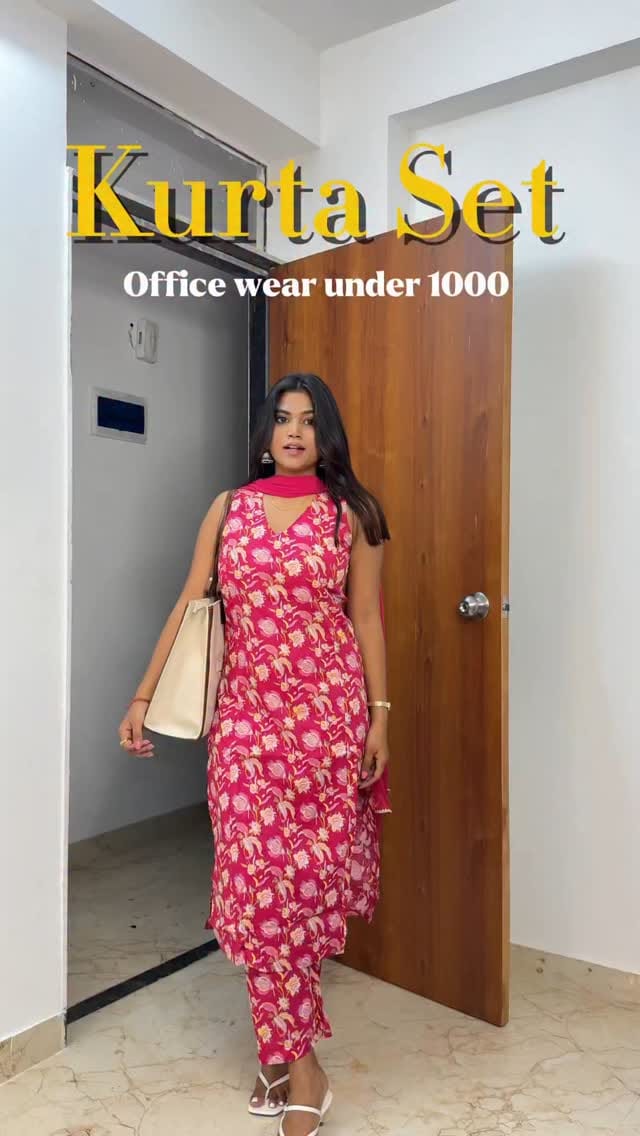 Casual coffee date ☕ya boring office Outfit dono ready hai💁‍♀️
Comment for link and I will send you the link in your dm🔗
#Kurtaset #officekurtaset #myntrahaul #myntrakurtasets #myntrafinds #officewearstyle #corporate #kurtaset