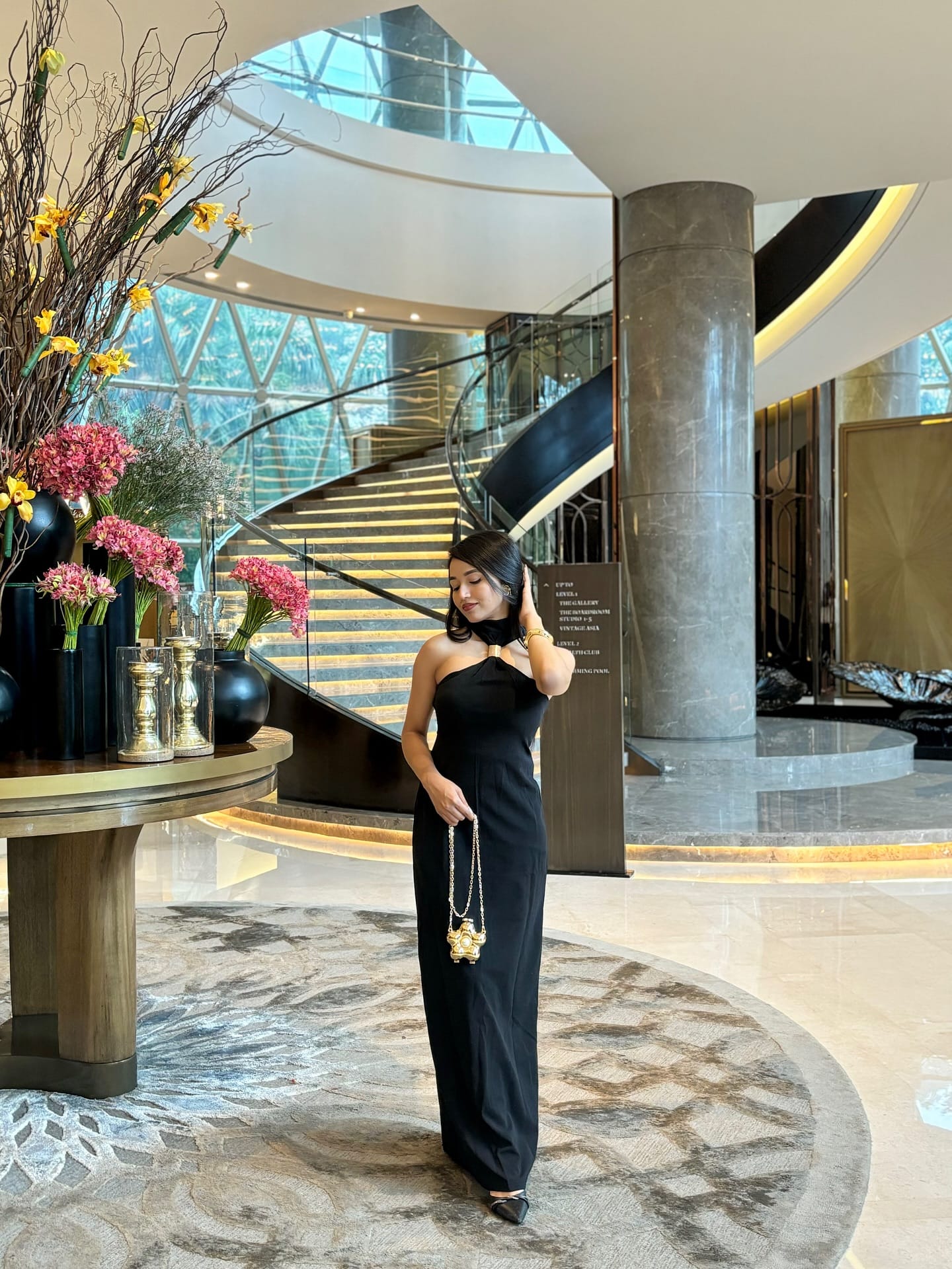 This dress needed its own moment✨
Wearing @outzidr_official
use my coupon code “MANILA15” for discount
⭐️Product ID-1244114 
⭐️Product Description- Black Halter Neck With Metal Buckle Maxi Dress
#outzidr #outzidrsquad #blackdress #elegantdress #fyp