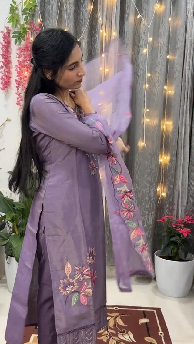comment for beautiful kurta set😍 from @meeshoapp 
follow and Comment for link🫰🏻😍 #kurtaset #foryou #wishlinked #trendingreels #viralvideos #trendingsongs #viralvideos #trendingsongs #trending  #look #saree #fashionista  #lifestyle #fashion #instagood  #instatrending #instatrend #sareelove #saree #silk #review