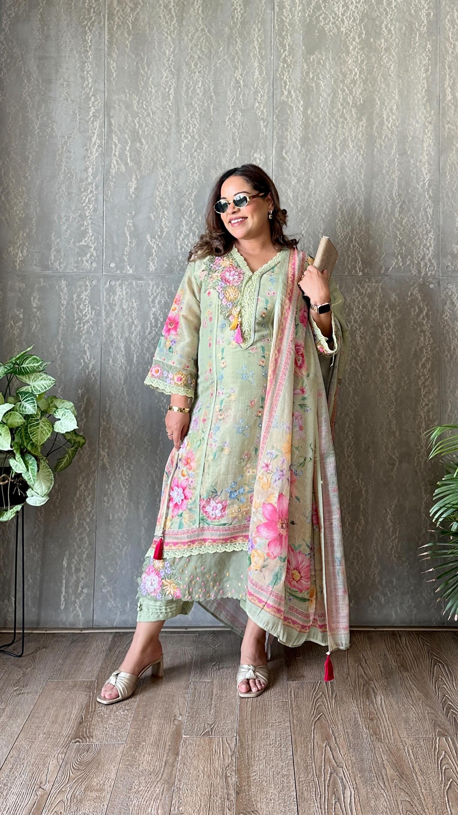 Because looking stunning at Indian weddings shouldn’t mean breaking the bank 💫
Indian wedding season is here and I’ve found the prettiest guest-ready outfits on Myntra—all under budget! From elegant sarees to statement kurta sets and flowy anarkalis, these pieces bring all the glam without the hefty price tag. Perfect for mehendi, sangeet, or the big day itself—mix and match with your own jewellery and heels for a fresh look every time. 💃✨ Save this for your next invite!
Comment ‘LINKS’ below and I’ll send you all the outfit details in your DMs!
wedding guest outfits myntra, affordable indian wedding outfits, budget friendly wedding wear, indian wedding guest looks, sarees and suits under budget, myntra festive outfits, mehendi outfit ideas, sangeet outfit ideas, affordable indian ethnic wear, wedding season styling tips
#weddingguestlook #myntrafinds #indianweddingoutfit #budgetfriendlyfashion #weddingseasonstyle #wishlinked