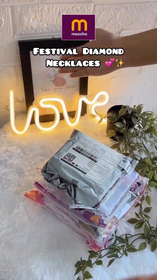 @meeshoapp #meeshofestivejewellery #meeshoadjewellery #meeshofinds #meeshohaul #meeshoreview #viralmeeshoproduct #meeshoshopping #pinterestinspired #sharktankindia #meeshounboxingvideo @meeshoapp,#meesho,#meeshofind,
#meeshohaul,#meeshorandomfinds,
#meeshoshopping,#underbudget,#musthaveitem,#meeshowatches,#watches,
#pinteresty,#pinterestyfinds,#cutefinds,#girlyfinds,#kawaii,#kawaiifinds,#musthave,#viral,#asmr,#asmraddict,#wishlinked,#wishlinkcreators,#instagramreels
Tags:- Meesho, Meesho app, Meesho finds,Meesho haul, Meesho shopping, Meesho must haves, random finds, Meesho random finds, under budget, under 300, under 500, pinteresty finds, pinteresty cute product ,cute finds, kawaii, kawaii wallets, must haves, asmr, trending, Meesho wallets, buy now, wishlink, wishlink creator, reels, Instagram reels.