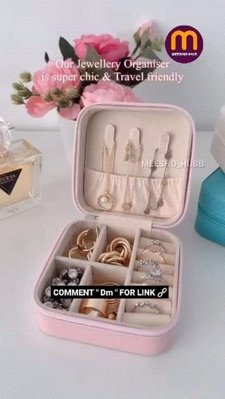 Traveling makeup box