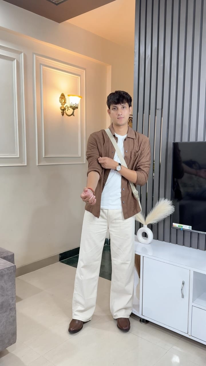 Easy fit check ✅ 
Comment “dm” to get the products. 
.
.
.
.
.
.
.
.
.
.
.
#mensfashion #oldmoney #model #ootd #fashion