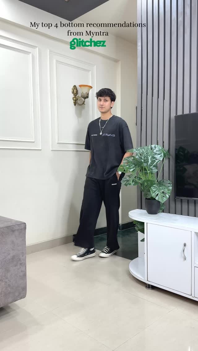 Timeless fits, modern flow. ✨
Comment “dm” to get the products. 
.
.
.
.
.
.
.
.
.
.
.
#mensfashion #outfitinspiration #model #ootd #falloutfits