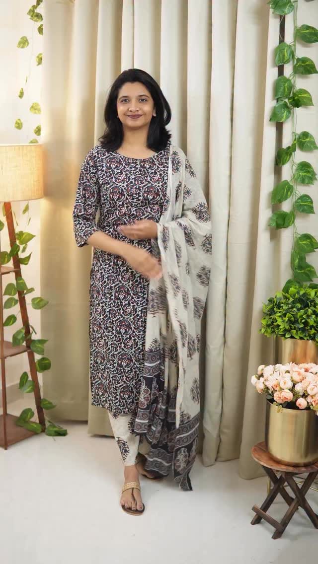 Link In My Highlights (Flipkart)
.
.
.
.
@flipkart @flipkartlifestyle @flipkartfashionofficial #festivewear #flipkartfinds #anarkalisuit