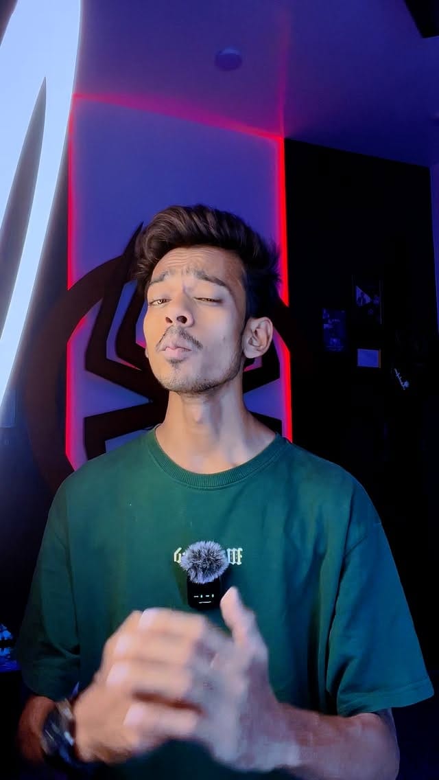 Shoes 👟 Comments “SHOP” to get links in your dm💌
.
You must Try🫶🏻
.
#shoesformen #shoesforsale #shoeslover #redtapeshoes #fashion #trending #adeebsinger #adeebsfam #instagood #viral #explorepage✨