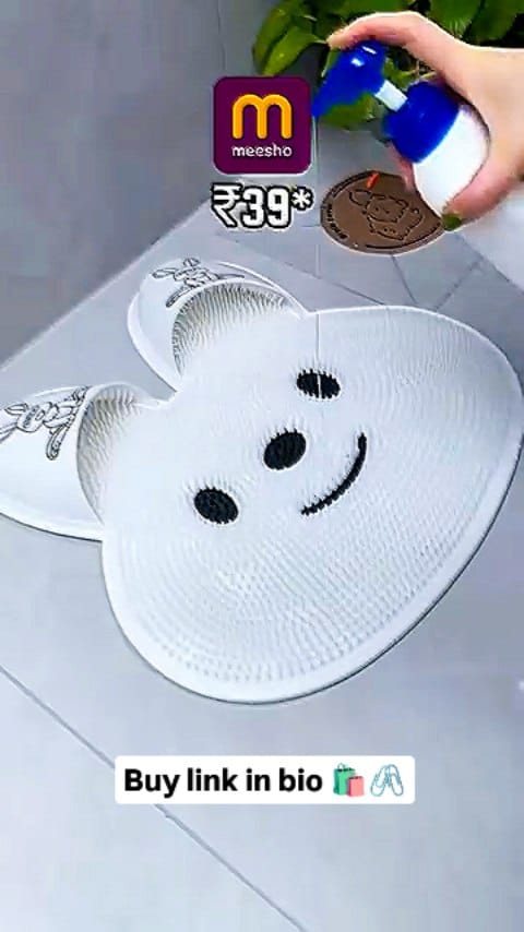 Foot scrubber in shower mat