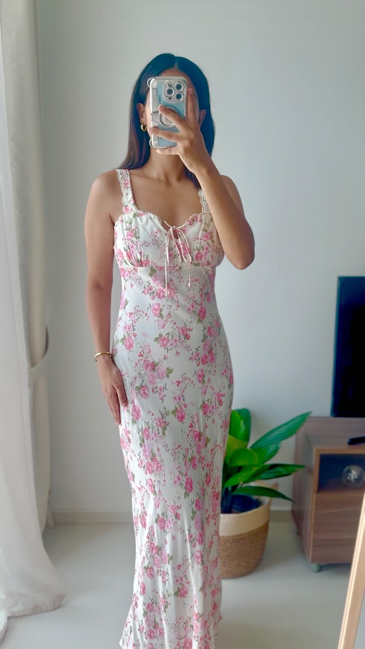 Floral dress for your next vacation🌸💗