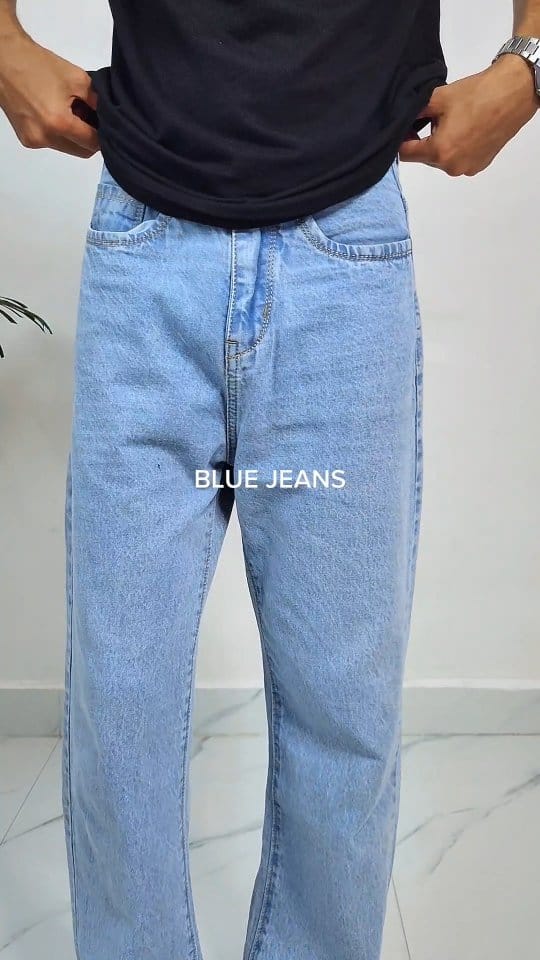 You don’t need more clothes. You need the right ones.
These 5 wardrobe essentials can level up your style instantly 💼
Most guys skip #3 — don’t be one of them.
just drop “reset” in comments. I’ll deliver the kit.
Wardrobe essentials,menfashion, wardrobereset,bestoutfit, menfashion