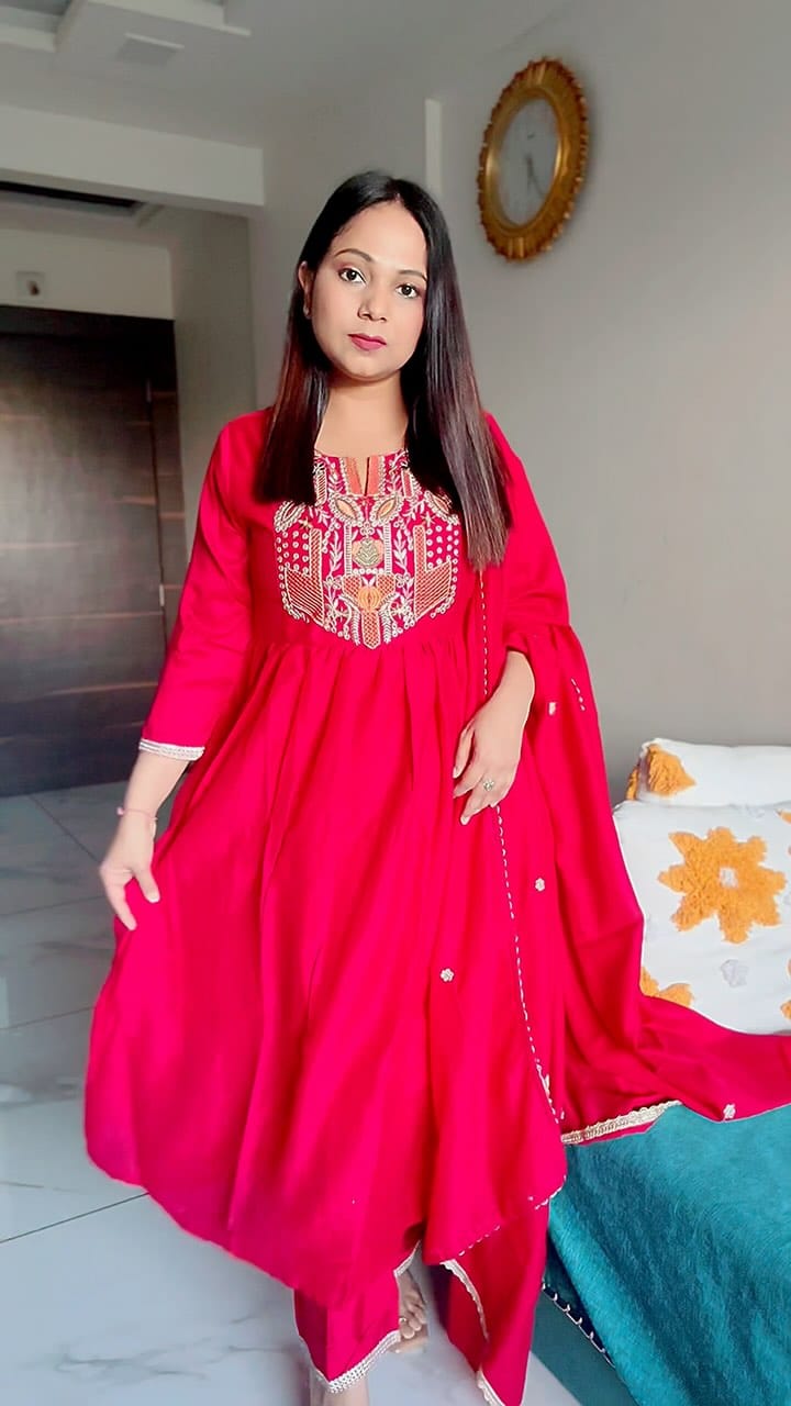 Comment for direct links 🔗 
Check my story & "kurta sets" highlight for links 💁🏻‍♀️
Share & Save for later 💗
[ kurta sets, wedding season, festive wear, traditional wear, indian wear, festive kurta sets ]
#kurtasets #indianwear #traditional #weddingseason #outfitinspo #trending #fyp #viral #explore #indianfashionblogger #reels #reelsindia #instagram