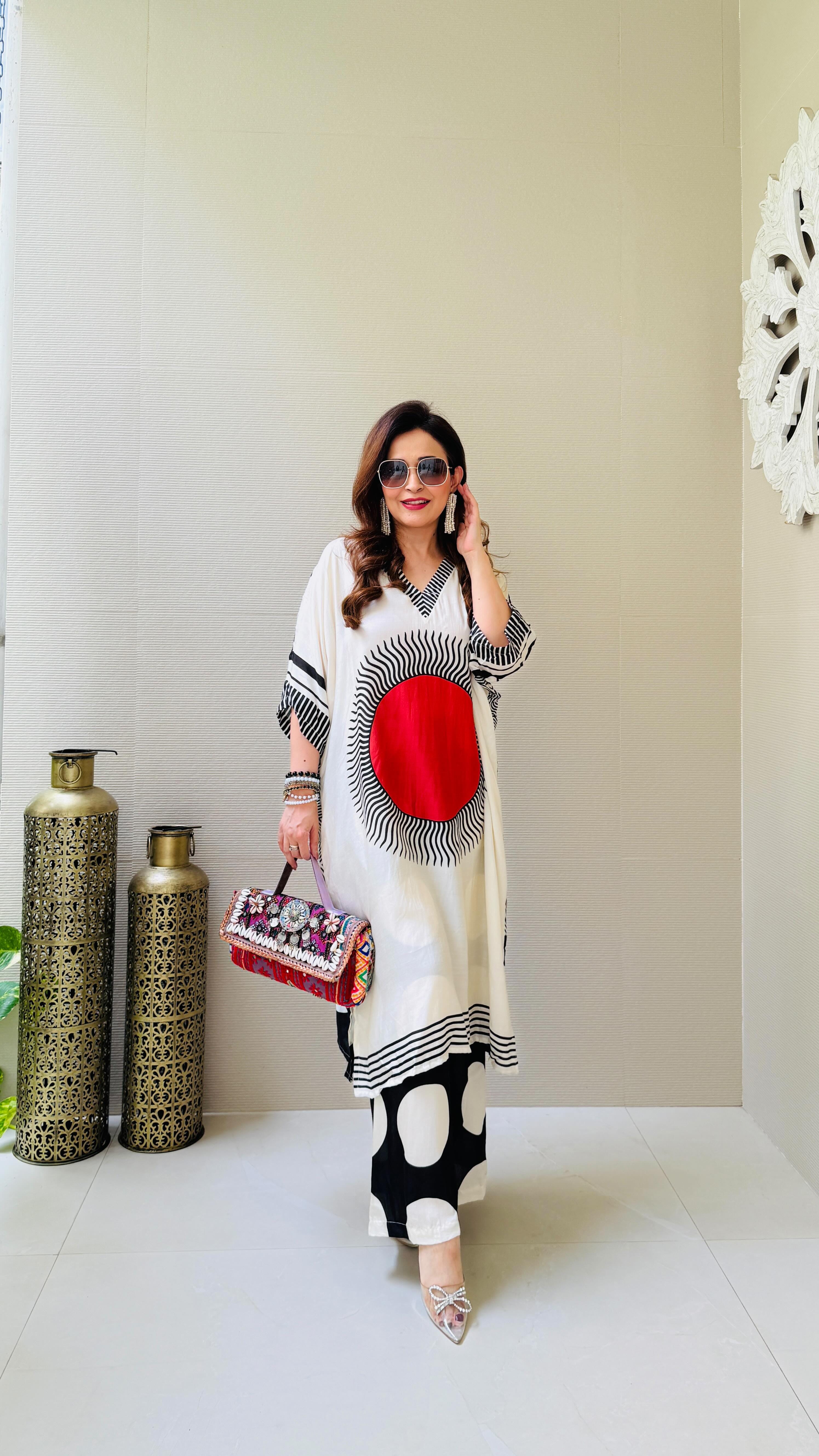Wearing @fashionfloorindia 
In love with these beautiful prints 👌
Comment down for links 🔗