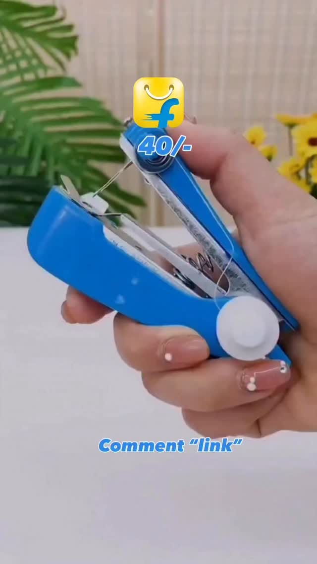 “Ab silai ka kaam ho gaya aur bhi aasan! 🧵 Portable hand sewing machine se kapde silna ab seconds ka kaam 😍✨”
#handsewingmachine #sewinghacks #musthaveproduct #stitchingtools #viralproduct #smartgadgets #homeneeds