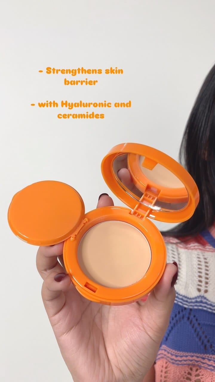 AD | Sunscreen compact? Yes, you read that right. It’s a new launch by @thedermacoindia 🤌🏻
Along with sun protection, It blurs out the pores, gives an even tone matte finish and makes it super easy to reapply sunscreen anytime anywhere ☀️
It also has hyaluronic and ceramides that strengthen your skin barrier, I personally loved it 🧡
Definitely recommended 🎀
Comment “DM link” in order to receive the link in your DMs🌸
[sunscreen, compact, beauty finds, amazon, amazon finds]
.
.
.
.
.
#ConvenientSunscreen #SunscreenOnTheGo #thedermaco 
#newreel #sunscreen #sunscreencompact #amazonfinds #amazon #newproduct #beautyfinds #fyp #explore