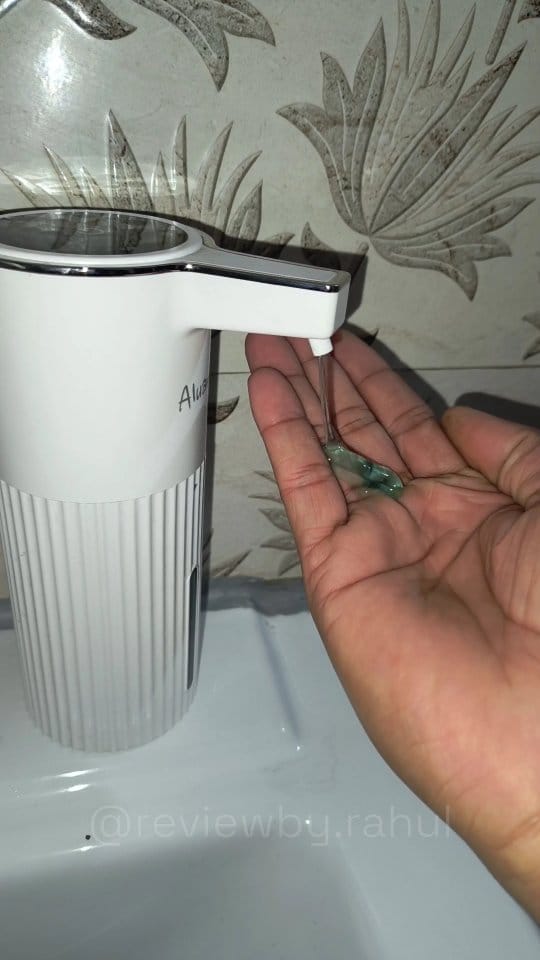 Comment “Link” 🔗 for product link 😀 सोचो… बिना bottle छुए, बिना soap waste किए बस हाथ आगे बढ़ाओ और perfect amount में handwash मिल जाए 🧼✨
Automatic Handwash Dispenser आजकल हर smart bathroom और kitchen का हिस्सा बन रहा है 🔥
✔️ Touch-free sensor technology
✔️ Hygiene level next level
✔️ Kids aur elders dono ke liye easy
✔️ Bathroom + kitchen dono jagah useful
छोटी सी चीज़, लेकिन daily routine को काफी convenient बना देती है 😌
अगर आपको भी cleanliness के साथ smartness पसंद है, तो ये gadget जरूर पसंद आएगा ✔️
⚠️ Copyright & Fair Use Disclaimer:
All visuals, voice, and script in this video are original content created by @reviewby.rahul . Any kind of copying, re-uploading, editing, or reuse without permission is strictly prohibited and may lead to copyright action.
© @reviewby.rahul — All Rights Reserved
Tags :
#automatichandwash #touchfreedispenser #hygieneathome #smartbathroom #kitchenessentials #usefulgadgets #dailyuseproducts #instafinds #amazonfinds #reviewpage #cleanliving #homesmart #viralproducts #viral #homefinds #AmazonFindsIndia #flipkartfinds #MeeshoFinds 
🎁 क्या आप भी इस हैंड वॉश डिस्पेंसर से अपने बाथरूम को अपग्रेड करना चाहते हैं