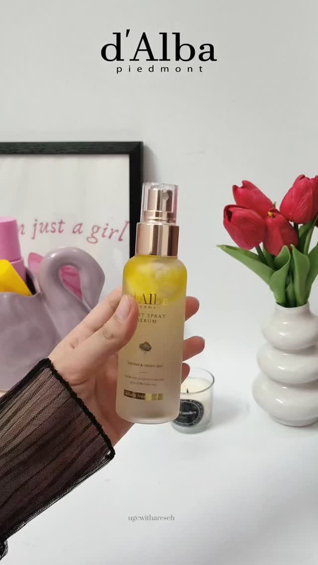 ✨ Meet your all-in-one glow secret – the d’Alba First Spray Serum ✨
Infused with white truffle extract, niacinamide, and avocado oil, this ultra-fine mist hydrates, nourishes, and gives you that glass-skin radiance anytime, anywhere. 🌿💧
Whether you need a quick boost before makeup, a refreshing mid-day pick-me-up, or a dewy finish after skincare – this serum spray is your ultimate multitasker.
Lightweight yet powerful, it locks in moisture, brightens dull skin, and keeps your complexion glowing all day.
@dalba_india
🌸 Shake. Spray. Glow.
.
Lightweight yet powerful, it locks in moisture, brightens dull skin, keeps your complexion,glowing all day,day,glow,kbeauty,skincare
#dalbafirstsprayserum #glassskin #hydrationboost #glowingskin #kbeauty #skincarethatworks #truffleskincare #dalbaspraychallenge #dalbaindia #24hourglow #truffleglow #firstsprayserum #sprayanytimeanywhere #viralreels #explore #trendingnow #skincareessentials #kbeauty