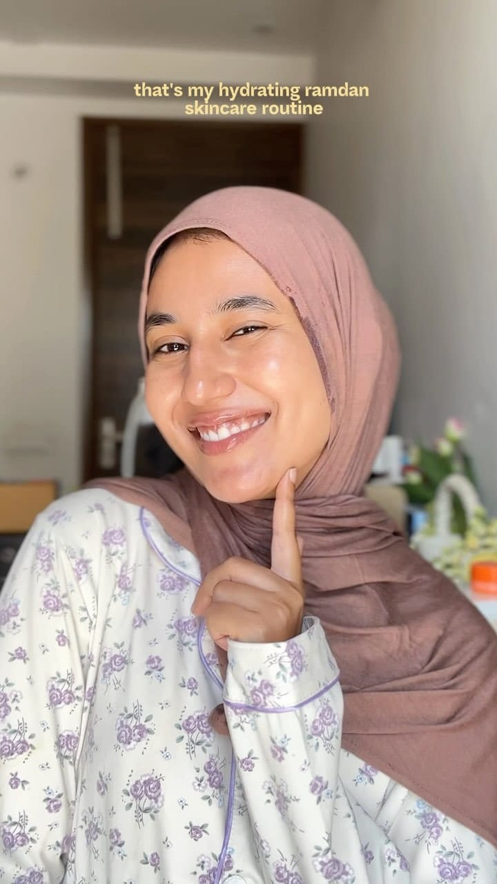 #nonsponsered 
Fasting can lead your skin dehydrated & dull ✨ here’s a skincare reset for ramadan ✨
[skincare for ramadan, glass skin, hydration, glowing skin goals, korean skincare ]
Doy you want to see more of non sponsored skincare videos?