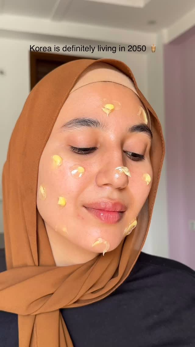 Koreans are literally living in 2050. this Boba Vitamin C from @medicube_global_official is glass skin in a jar 🤍
Comment ‘link’ to get the product details in your DMs!
#withGalaxy #GalaxyAl #Samsung#GalaxyS25Ultra
#GalaxyS25 @samsungindia #collab #outfiinspo #modest #hijabi #fyp #explorepage+