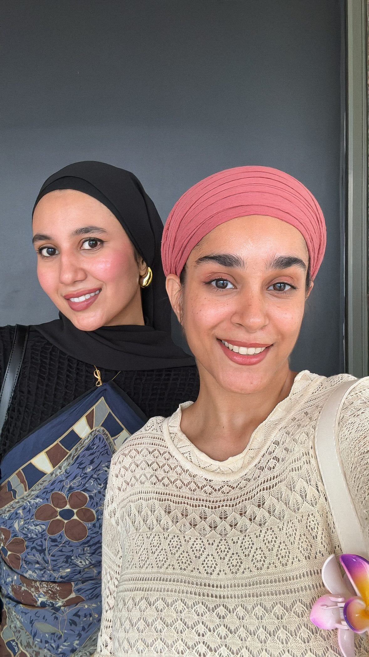She’s cool, she’s so demure. I give her 100/10 ✨🌷
[sarojini, styling, ootd, dark aesthetic, soft girl aesthetic,budget friendly, thrifted, sarojini finds, turban girls, fashion style]
Who nailed the styling better?