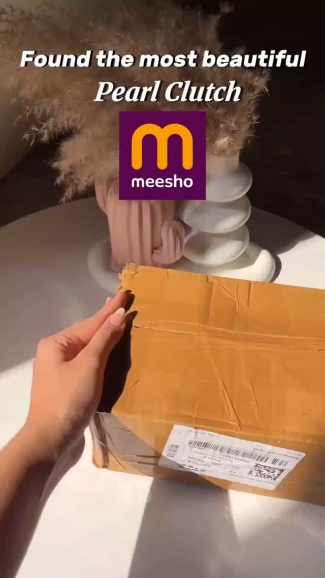 Pearl clutch