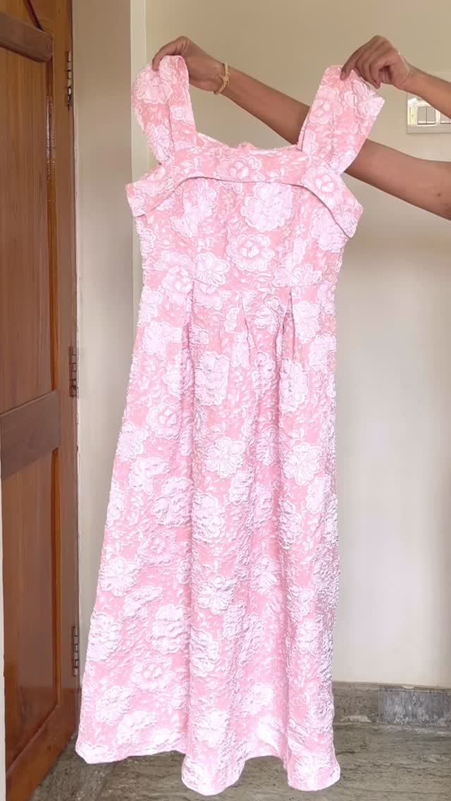 And he wore his basic black T-shirt and shorts🤷🏻‍♀️
Comment incase you need my fit links for your birthday☺️🪷
[Birthday fit, husbands birthday, outfit inspo, savana fit]