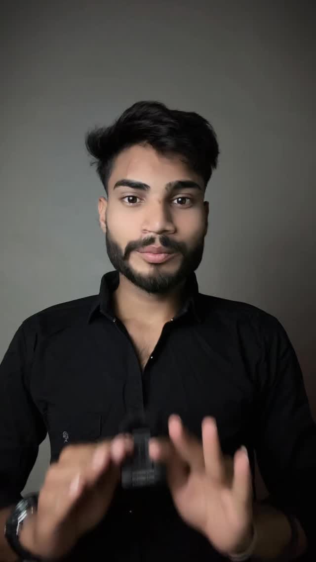 Comment “Polo” get the link 🔗 
#roshanjatav #fashiontrends #fashioninfluencer #polo #polotshirt  #shoes #explorepage #explore #instareels #instagram #trending #fashionstyle #fashion #style #styletips