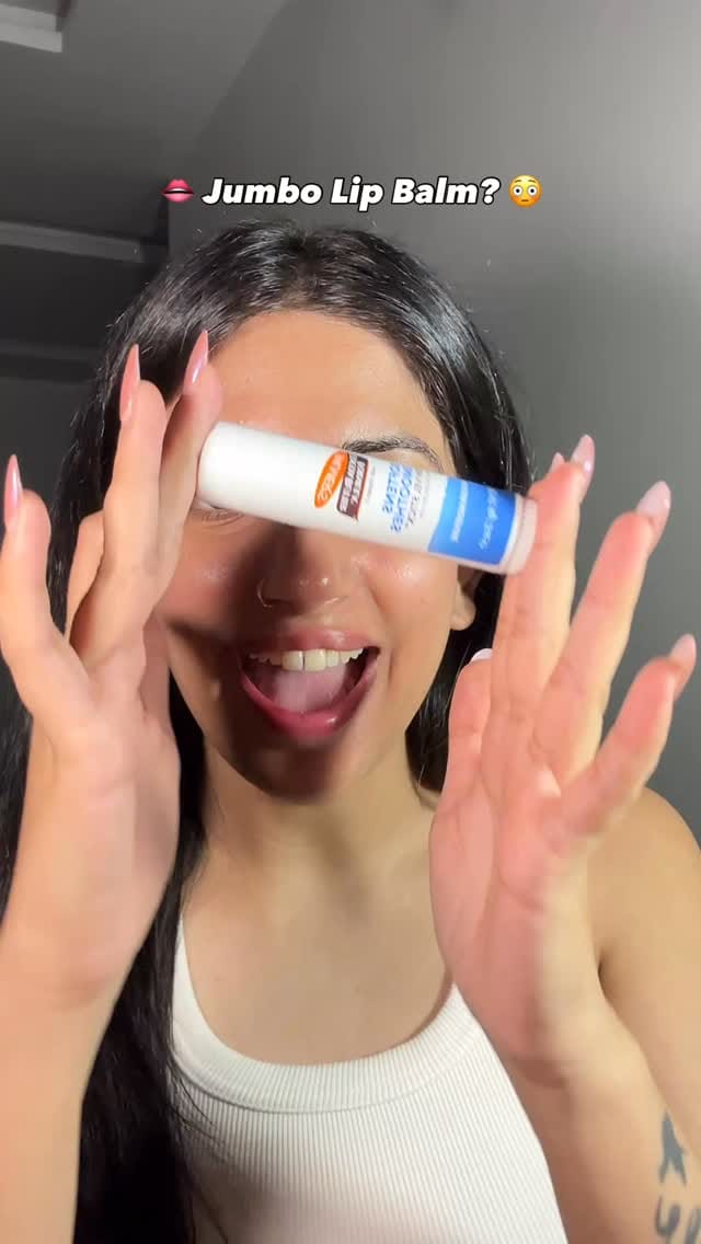 NotSponsored | Purchased 
Jumbo Lip Balm: @palmers Cocoa Butter Swivel Stick
Link in my highlights under "LIPS" 👄🔗
.
.
.
.
.
[lip balm, biggest lip balm ever, jumbo lip balm, unique beauty finds, skincare, lip care, glowing skin, glossy lips, multipurpose cocoa butter]
