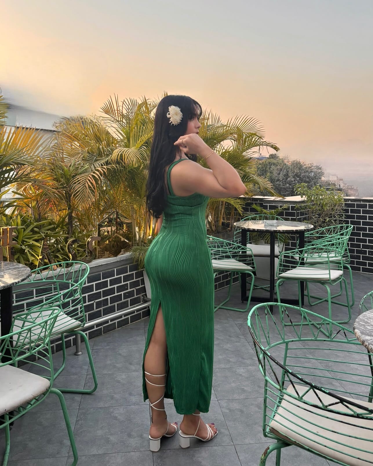 green dress