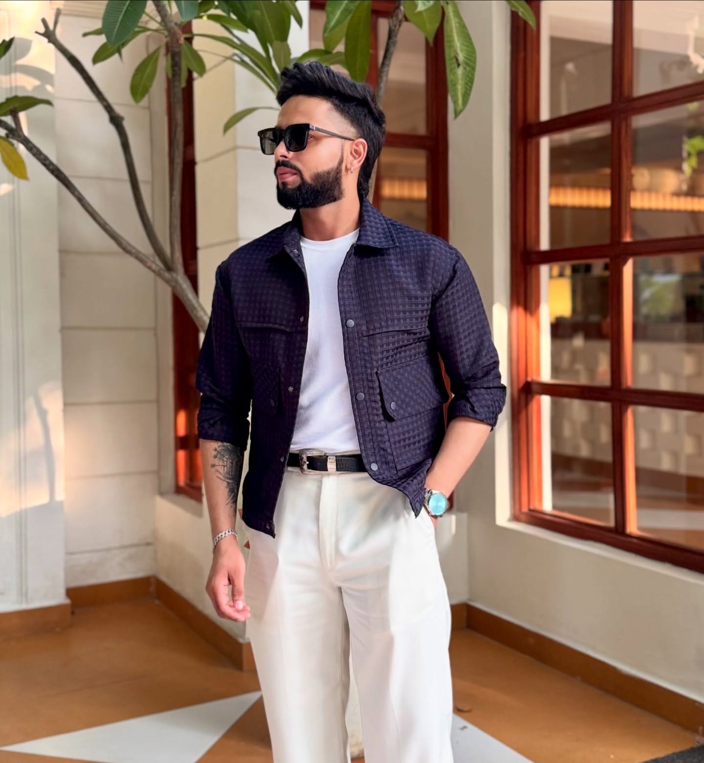 Always keeping it classy✨
.
.
.
.
#classyfit #mensfashion #trending #oldmoneyoutfits #viral #explorepage✨ #outfitinspiration #ootd #fyp