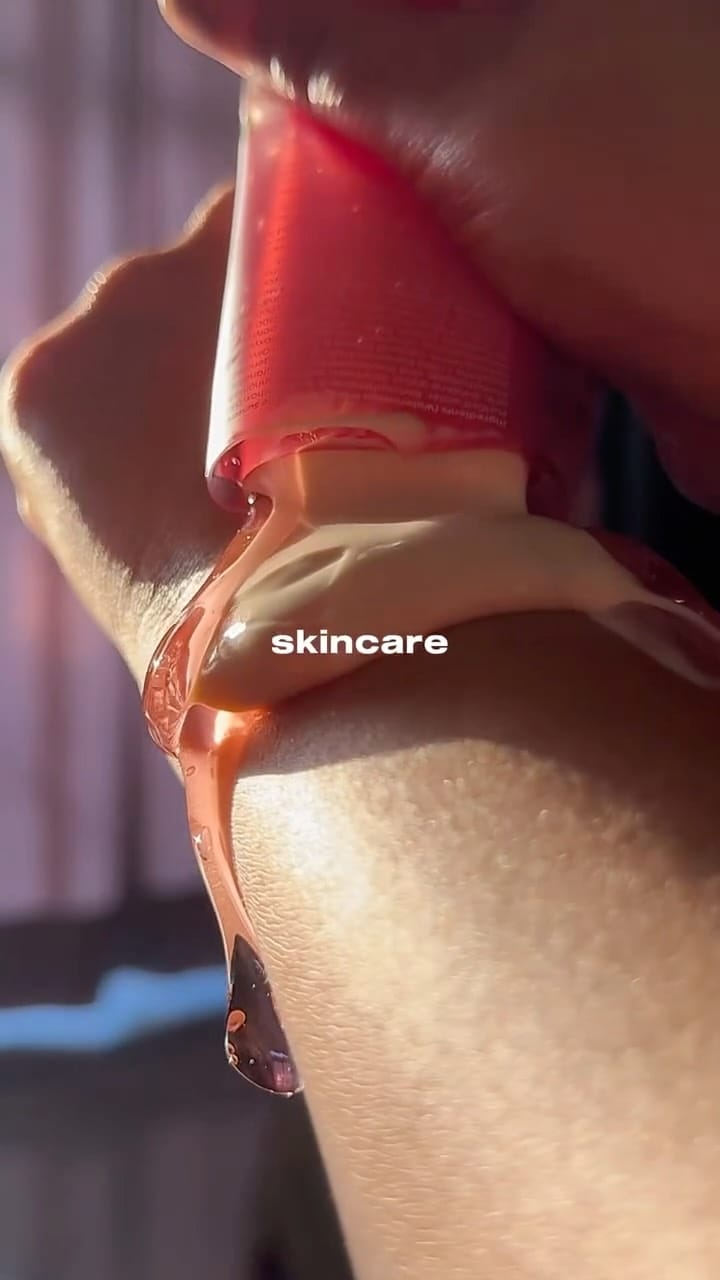 Sunscreen review series ✨
Product which suits all skin type series part 1 
Comment for the 🔗 
#explore #trending #viral #skincare #foryou #skincare #skincare101