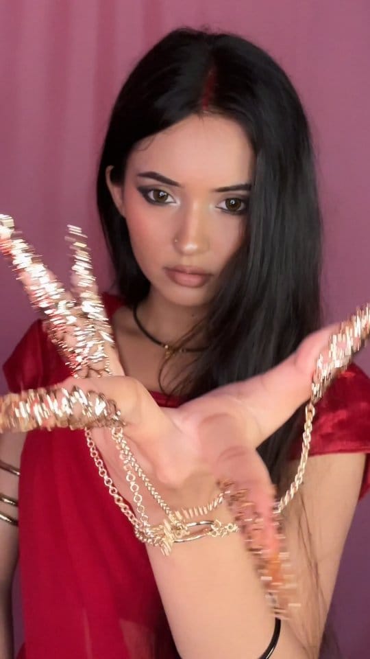 Dum Dum ❤️‍🔥
#transition #viral #trending #dumdum #jaqualinefernandez