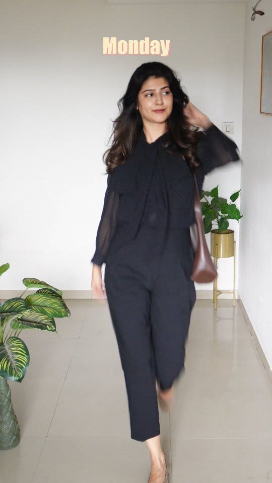 WorkWear Weekly Drops!
Comment below for the 🔗🔗🔗
.
.
.
[office outfit, workwear look, business casual, professional style, corporate chic, smart casual, Monday to Friday outfits, Monday to Friday Fits, chic at work, minimal workwear, daily office style]
#officewear #officetrousers #myntrafinds #formalwear #girlboss #oldmoney