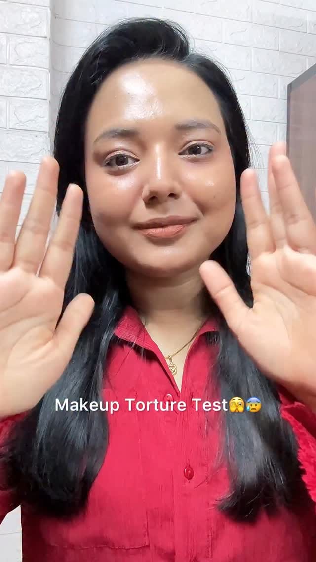 Can’t go without this setting mist 💋🙌 @lorealparis
#AD #InfallibleSettingMist #LOrealParisMakeup #SettingSpray #MakeupSettingSpray #LOrealParisIndia #LOrealParis #LOrealParis
Get ready to lock in your look in an instant! ✨ I'm unboxing and reviewing the viral L'Oréal Paris Infallible 3 Second Setting Mist that promises to make your makeup last like never before. If you're tired of touch-ups and makeup fading, this video is a must-watch!
This incredible setting mist is designed to:
 * Set makeup in just 3 seconds: Seriously, it's that fast!
 * Provide up to 36 hours of wear: Keeping your look flawless all day and night.
 * Be transfer-proof, mask-proof, and smudge-proof: Say goodbye to makeup transferring onto clothes or masks.
 * Offer waterproof, sweat-proof, and heat-proof protection: Perfect for any weather or activity.
 * Deliver a micro-fine mist: No wet spots or stickiness, just a lightweight, comfortable feel.
 * Leave no white cast: Invisible finish for all skin tones.
Watch my video to see a live demo, my honest thoughts on its performance, and how it holds up throughout the day. Get ready to experience true makeup infallibility!
[L'Oréal Paris Infallible 3 Second Setting Mist, setting spray review, makeup setting spray, long-lasting makeup, transfer-proof makeup, smudge-proof, waterproof setting spray, sweat-proof, 36-hour wear, no white cast, quick dry setting spray, makeup longevity, flawless makeup, L'Oréal Paris review, makeup essentials, beauty hacks, setting mist, makeup fixer]
#LorealParis #InfallibleSettingMist #SettingSpray #MakeupFixer #LongLastingMakeup #TransferProof #SmudgeProof #WaterproofMakeup #3SecondMist #NoWhiteCast #MakeupReview #BeautyHacks #FlawlessMakeup #MakeupEssentials #BeautyCommunity #MakeupTips #IndianMakeup #LorealMakeup #MakeupGoals #BeautyProduct #SettingMistReview