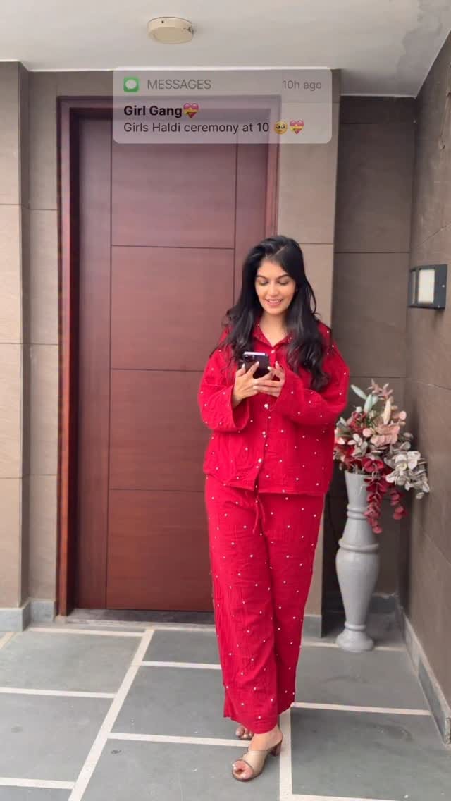 Which song will you play on your Haldi?🥹🎀•
Also the third is my absolute fav 💕•
•
•
•
•
#explore #wishlinked #trendingreels #reelitfeelit #affordablefashion #myntra #myntrafinds #haldifunction #shadikitayari #shadifits #kurtaset #reelsinstagram