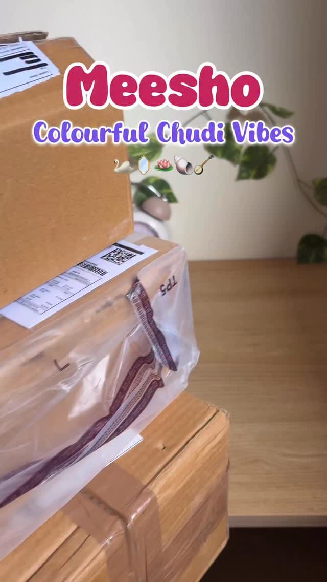 ✨ Comment for the link 🔗
Desi Vibes • Colourful Glass Bangles ✨💫
.
@meeshoapp
.
.
| bright, vibrant, and full-on desi vibes — these colourful glass bangles instantly elevate any look! perfect for weddings, festive functions, haldi–mehndi, or even daily wear if you love that traditional charm. the rich colours, glossy finish, and classic jingle make them a must-have in every girl’s collection. simple, elegant, and so beautiful to stack — these bangles add the perfect pop of colour to your ethnic outfits ✨💛💚❤️ |
.
.
#glassbangles #desivibes #traditionalstyle #colourfulbangles #ethnicaccessories #weddingessentials #mehndilook #haldivibes #indianjewellery #festivewear