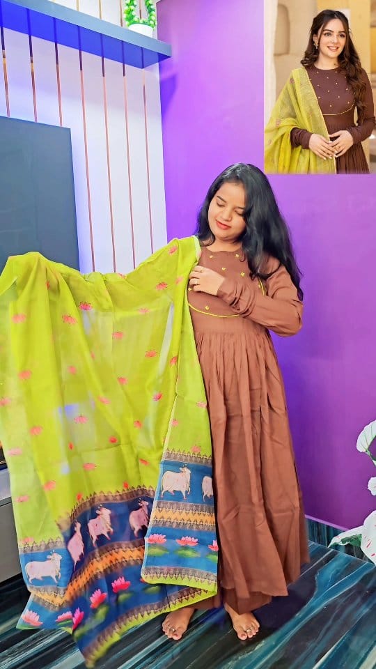 Comment down for link's🔗🌸
Do follow for more❤️
Size : M
@myntra
@ambraee_
.
.
.
. 
#myntra #kurtasets #telugu #viral #reels #Tamil #myntraclothing #womenclothing #partywear #colour #ambraee #comment #followme #viralkurtaset #trendingreels #ootd #stylewitharithaa