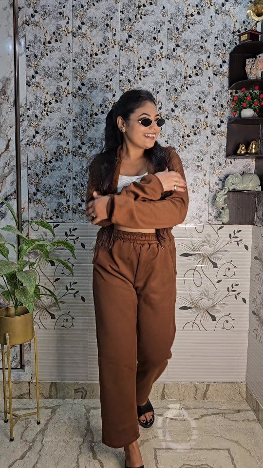 Winter vibes but make it stylish ❄️✨
Yeh Meesho wale Winter Co-ord sets toh must have hain girls!
Soft fabric, trendy look aur perfect fit 🤌
Link comments me👇
Affordable + Stylish = Perfect Winter Look 💖
Save & Share for later 🔥
#meeshohaul #wintercoordset #meeshooutfits #budgetfashion #winterfashion #tryonhaul #meeshofinds #fashionreels #trendingreels #winterwear #coordsetlove #affordablefashion #indianfashionblogger #collegeoutfits #winterstyle #reelitfeelit #viralreelsindia #ootdreelsindia #shoppinghaul #trendingnow