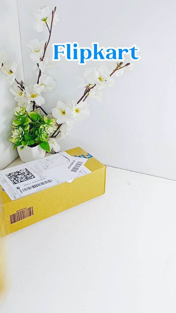 ✨Serving sultry looks with the Mattlook Sultry Eye Eyeshadow Palette 👁️🔥
From soft glam to bold drama — this palette has every shade you’ll ever need! 💫
Perfect shimmer, smooth mattes, and stunning payoff 💖
.
.
.
.
.
.
.
.
.
.
Festive, festivelook, diwalimakeup, minimakeup, cutemakeup, eyeshadow, eyeshadow palette, trending, viral, Explorepage, Foryoupage, reelitfeelit, reelsinsta, nudepalette, travel makeup 
#meeshomakeupfinds #makeuponbudget #eyeshadow #minieyeshadowpalette #beautyblogger ##minieyeshadowpalette #explorepage #trending #viral #fyp #meeshofinds #foryoupage #reelsinstagram #Mattlook #MattlookEyeshadow #SultryEyePalette #MakeupLover #EyeMakeupGoals #MakeupAddict #BeautyFinds #AffordableMakeup #ViralMakeup #MakeupOnABudget #GlamLook #MakeupReel #MakeupReview #IndianBeautyBlogger